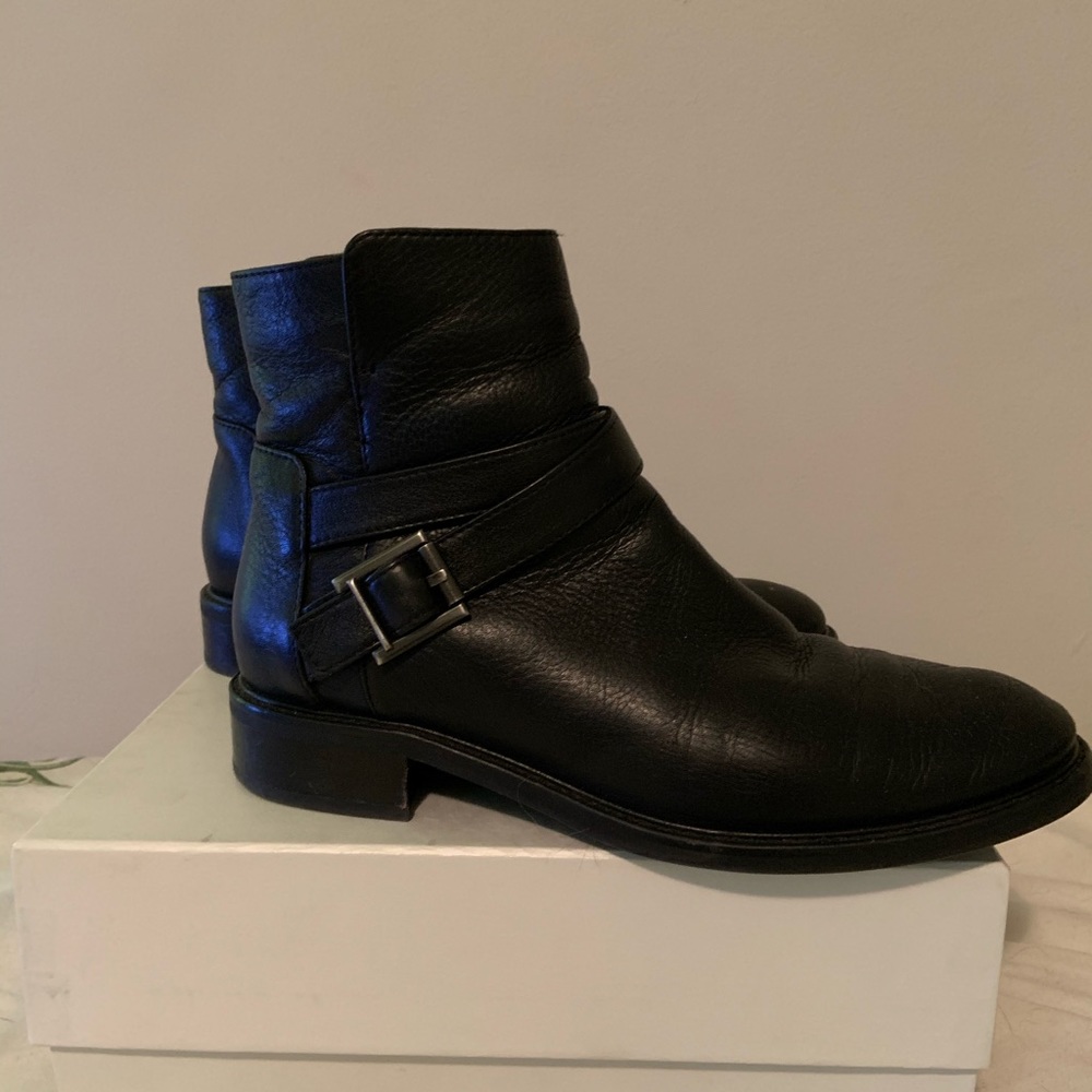 🤩 Aquatalia Chelsea Ankle Boots 🤩